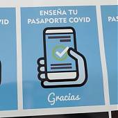 En vigor el pasaporte COVID-19 para entrar en bares y locales - Vinilo decorativo ENSEÑA TU PASAPORTE COVID-19