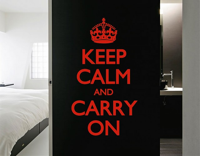 Keep Calm and Carry On en vinilo adhesivo