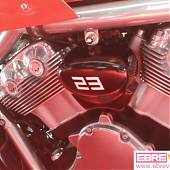 Decoración con vinilos adhesivos en una Harley Davidson Cafe Racer