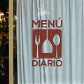  Transforma tu Bar o Restaurante con el Vinilo Decorativo Menú Diario | Diseño Elegante, Fácil Instalación y Duradero para Cristales y Paredes 05118