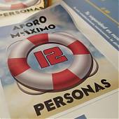 El vinilo adhesivo más  original para informar sobre el aforo máximo de bañistas en una piscina