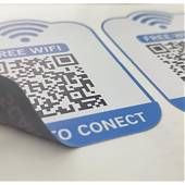 Vinilos decorativos con códigos QR: acceso rápido y seguro a Redes WiFi públicas y privadas