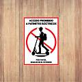  Vinilo adhesivo prohibido acceso de patinetes eléctricos en locales y edificios 09802