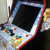 Decoraciones en vinilo adhesivo para una BARTOP con pie de Bubble Bobble