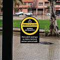  Vinilo Adhesivo Circular para Puertas Automáticas: Seguridad y Visibilidad Mejoradas 09323