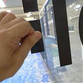 ¿Cómo quitar vinilos adhesivos en cristales y escaparates?