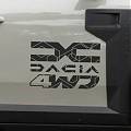  Vinilo adhesivo de corte DACIA 4WD en diseño vertical – Identidad, robustez y espíritu aventurero 09820