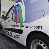 Rotulación en vinilo adhesivo de una furgoneta Peugeot Partner