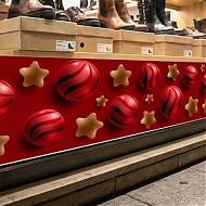 Vinilo adhesivo navideño de bolas y estrellas - Tira empalmable para cubrir escaparates 010024