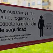 Vinilo adhesivo para cristales de tiendas y comercios - RESPETE LA DISTANCIA DE SEGURIDAD - coronavirus