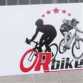 ¿Un rótulo de PVC impreso en vinilo para una tiendas de bicicletas? Diseño efectivo, económico y de gran calidad