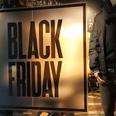 Cómo tener el mejor escaparate para el BLACK FRIDAY con vinilos adhesivos