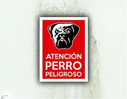  Vinilo adhesivo resistente en espacios exteriores ATENCIÓN PERRO PELIGROSO 06402
