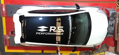 Decoraciones en vinilo adhesivo para un RENAULT CLIO RS - PERFORMANCE