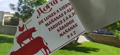 Vinilos horarios para puertas de tiendas y comercios personalizados