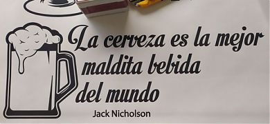 Los vinilos decorativos más divertidos para tu bar, cafetería o cervecería.
