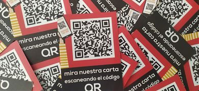 Vinilos adhesivo con CÓGIGO QR para restaurantes, bares, negocios de hostelería y restauración