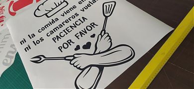 Vinilo decorativo para restaurantes con un mensaje que todos los clientes deberían tener presente