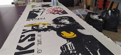 Obra de Banksy con máscara de vinilo!