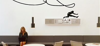Decorar tu bar o restaurante con vinilos y stickers decorativos