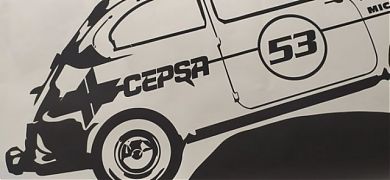 Un SEAT 600  de carreras en vinilo adhesivo!!!