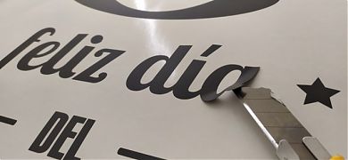 Con este vinilo decorativo conseguirás la mejor promoción para el DÍA DEL PADRE en tu tienda o comercio