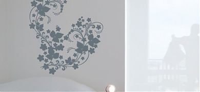 ¿Cansado de la monotonía de tu dormitorio? Dale vida con nuestros vinilos y stickers decorativos
