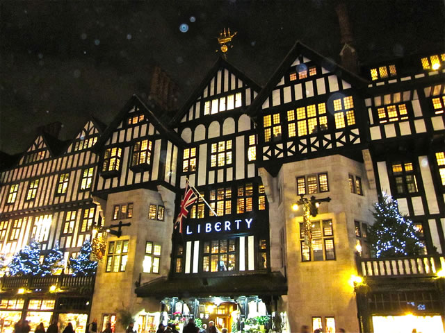 Liberty, de compras navide&ntilde;as por Londres
