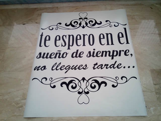 decoraci&oacute;n interior con vinilos de texto  sobre tem&aacute;ticas de amor