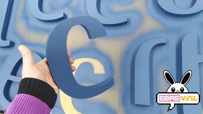 Letras corpóreas, letras recortadas en PVC