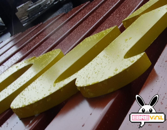 Letras corpóreas, letras recortadas en PVC