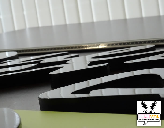 Letras en relieve de PVC
