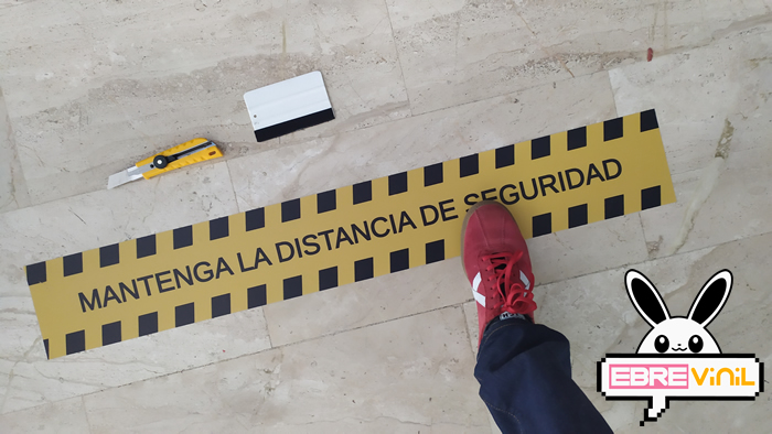 VINILO ADHESIVO SUELO DISTANCIA DE SEGURIDAD