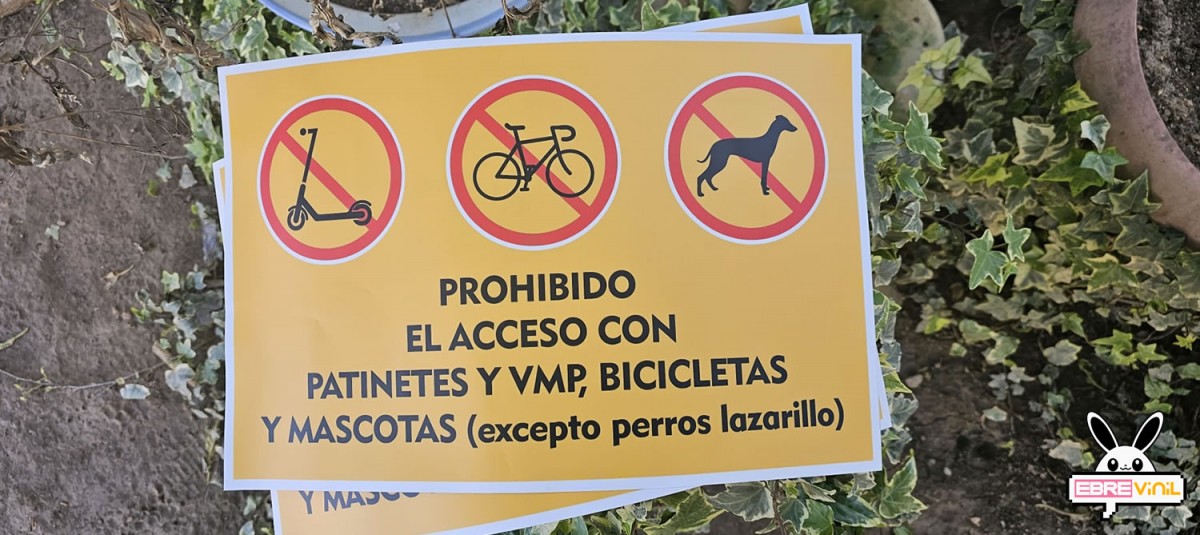 Señal que indica que está prohibido circular en bicicleta, patinete y patines