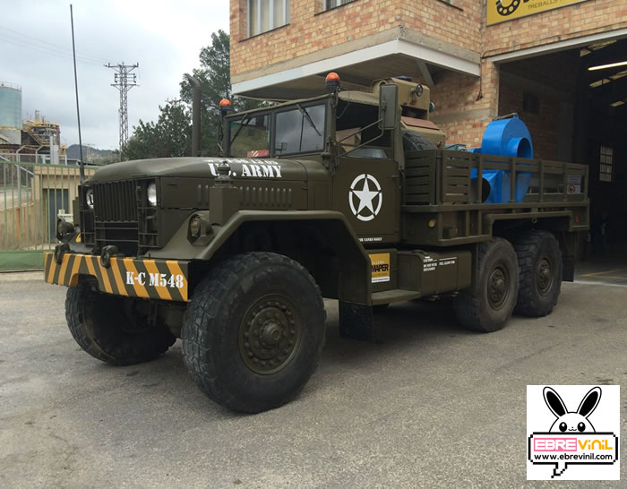 cómo decorar un camión militar clásico americano con vinilos adhesivos