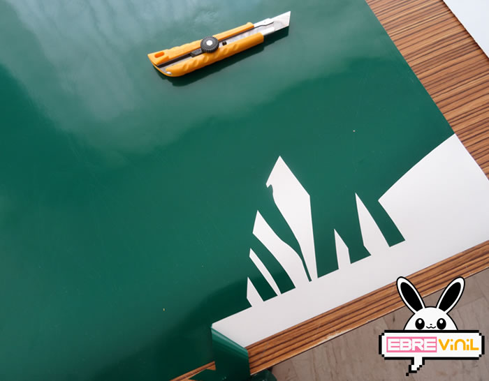 cómo se hace un vinilo decorativo floral