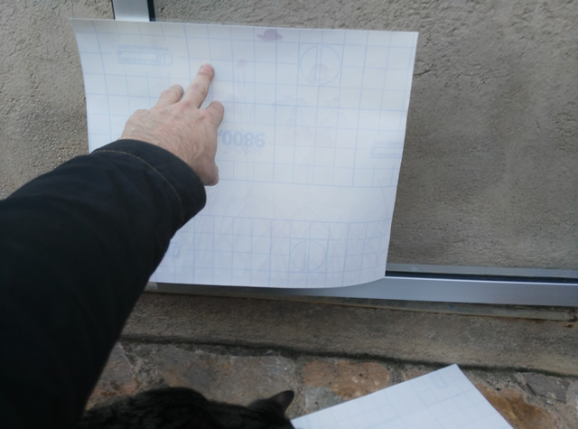 la forma correcta de pegar un vinilo decorativo