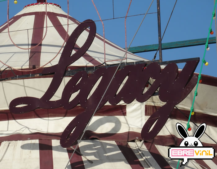 letras corpóreas artísticas