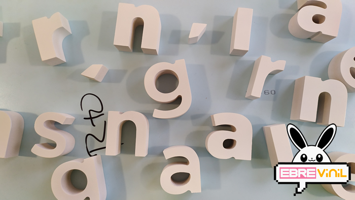 letras corporeas vintage