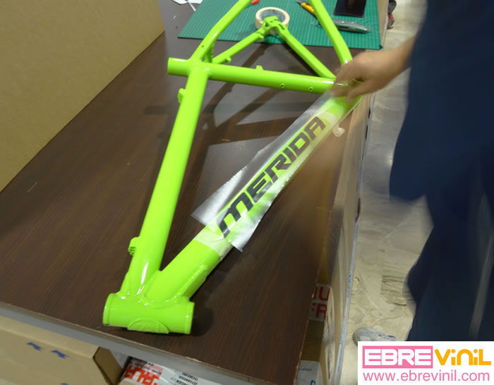 personaliza tu bicicleta con vinilos decorativos, petatinas, adhesivos