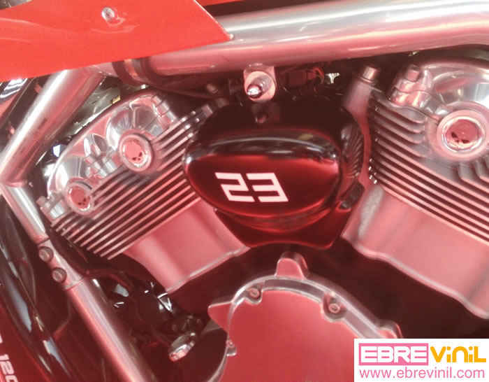 personaliza tu moto con vinilos adhesivos cafe racer