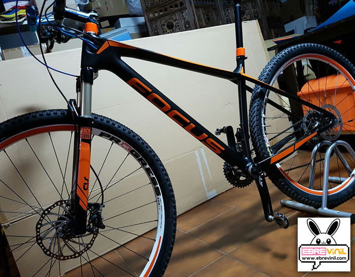 personalizar la bici con pegatinas 