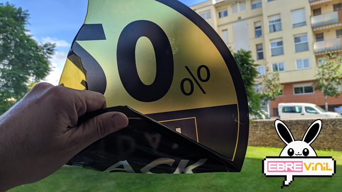 quitar un vinilo del escaparates después del black friday