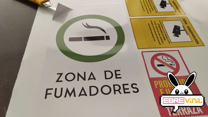 vinilo adhesivo zona de fumadores