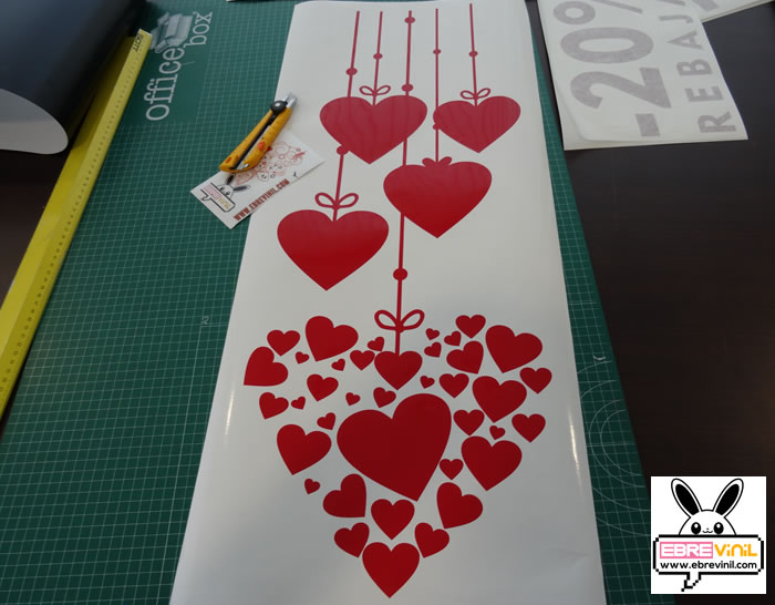 vinilo decorativo con corazones, los diseños más tiernos para gente enamorada