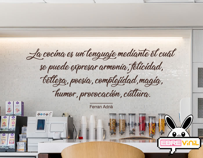Vinilo decorativo de texto con una frase del cocinero Ferran Adrià