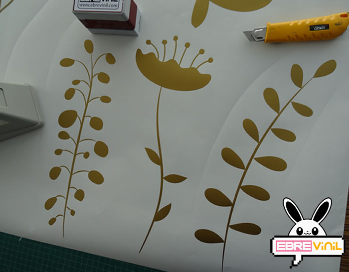 vinilo decorativo pared color dorado
