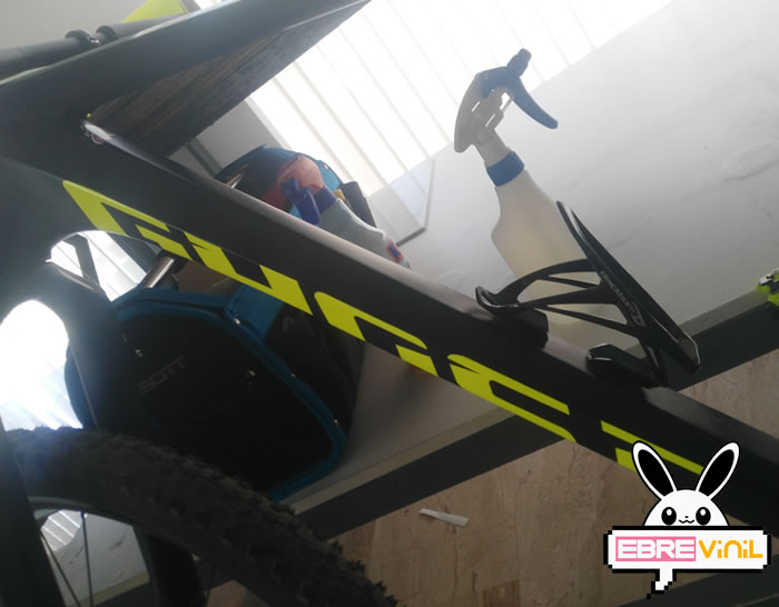 vinilo fluorescente bicicleta Ghost