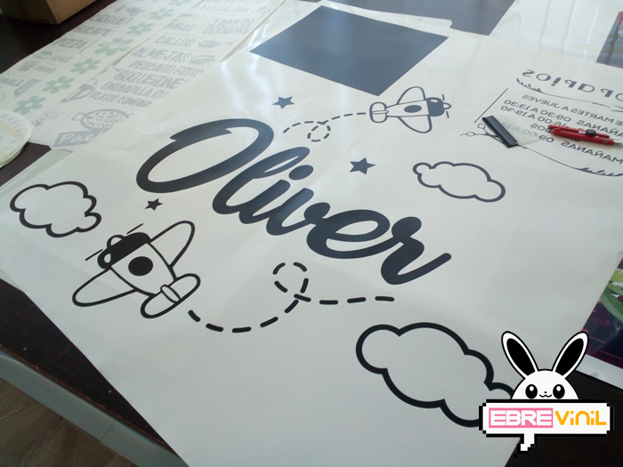 vinilo infantil con nombre personalizado