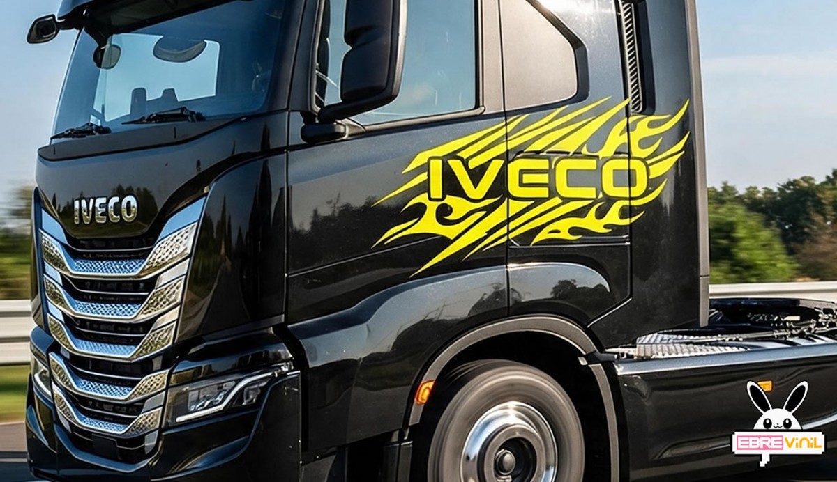 Vinilo de corte Iveco con diseño tribal y llamas sobre fondo blanco
